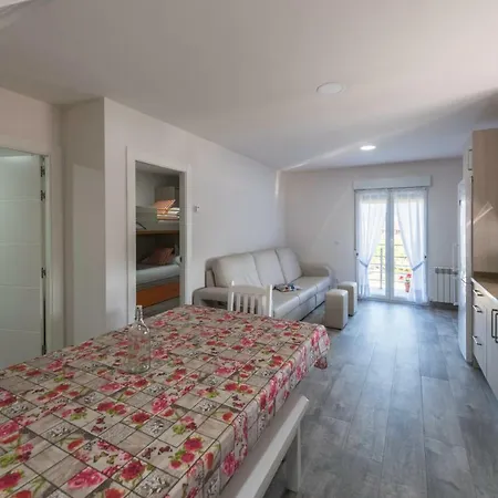Apartamento Turísticos El Pontón *
